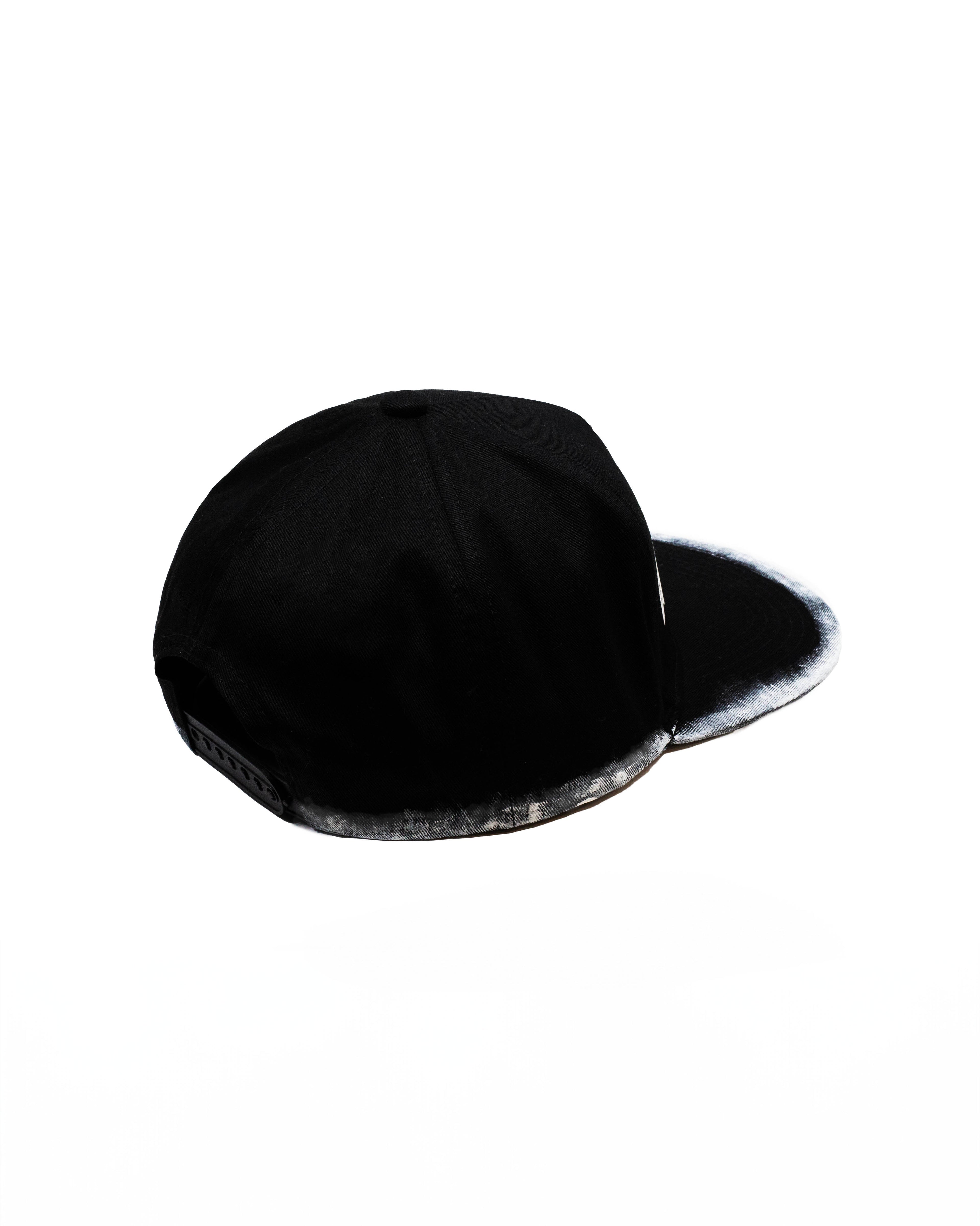 Black ONGNA cap on a white background