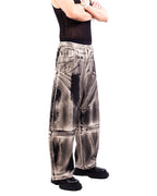 Person wearing ONGNA Acid-wash jeans on a white background