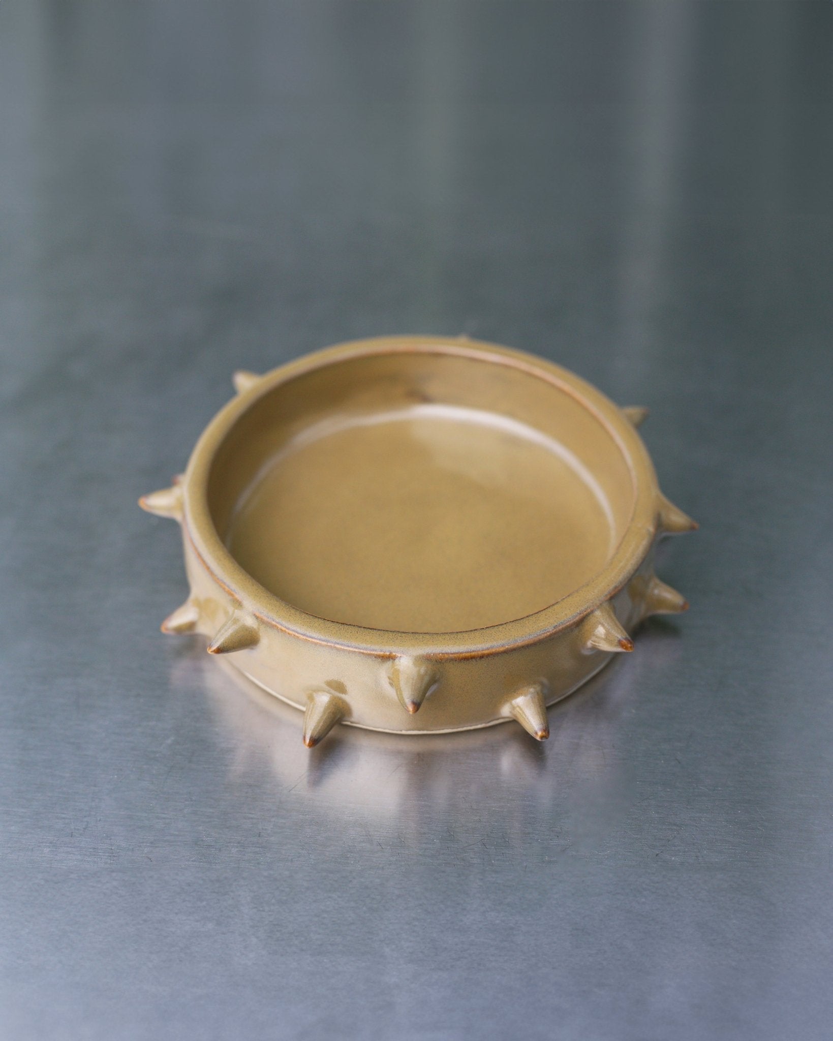 TERRA SPIKY TRAY - ONGNA